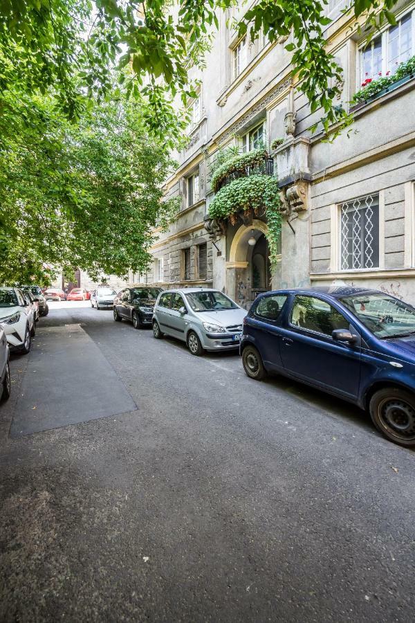 Bpr Color Fusion Home With A/C Budapest Extérieur photo